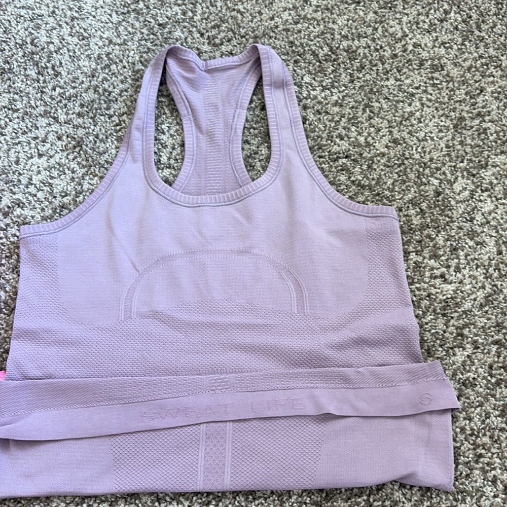2 Lululemon Tank Tops
Bundle - Picture 5 of 7